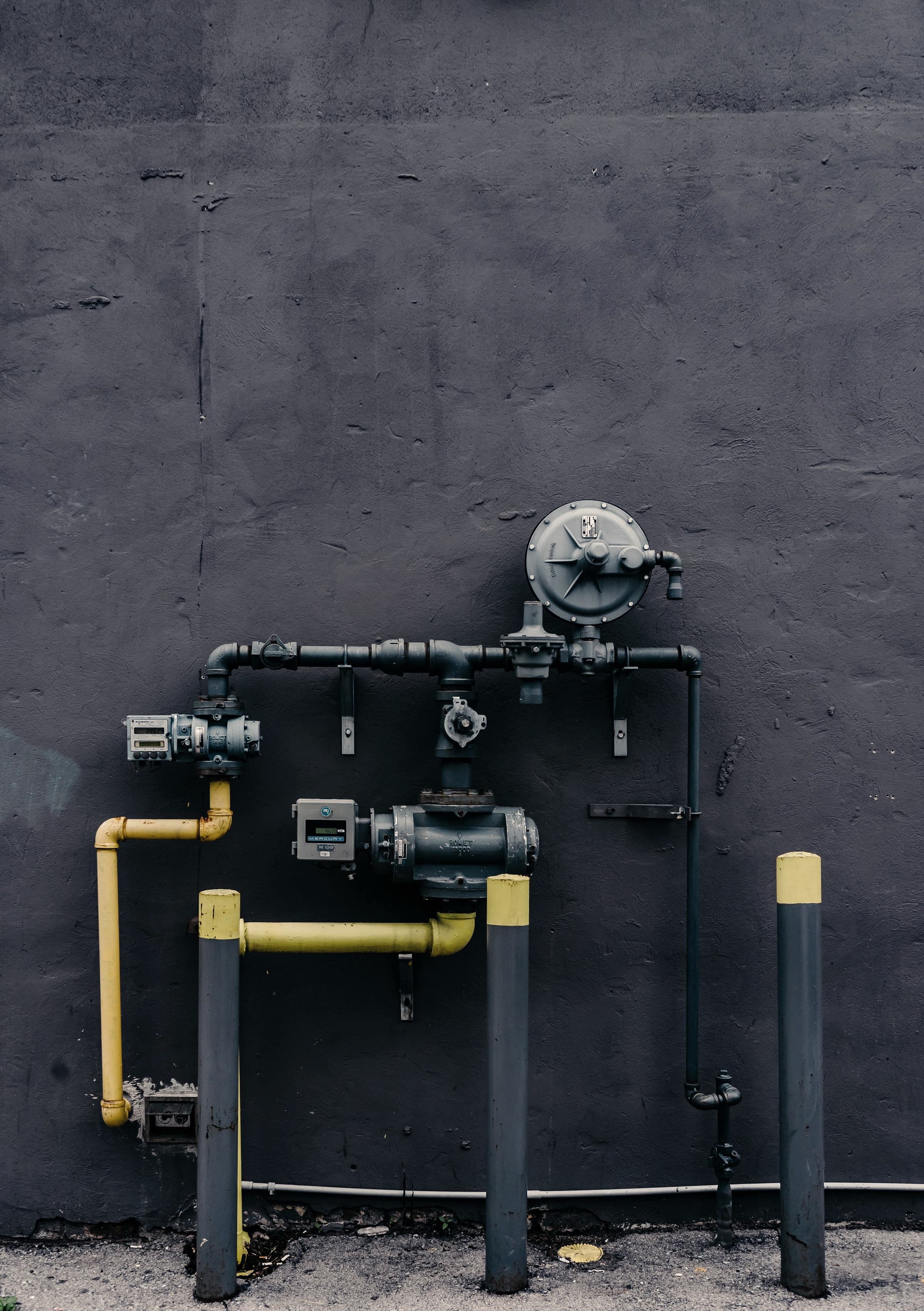 Poste de détente gaz sur une paroi industrielle